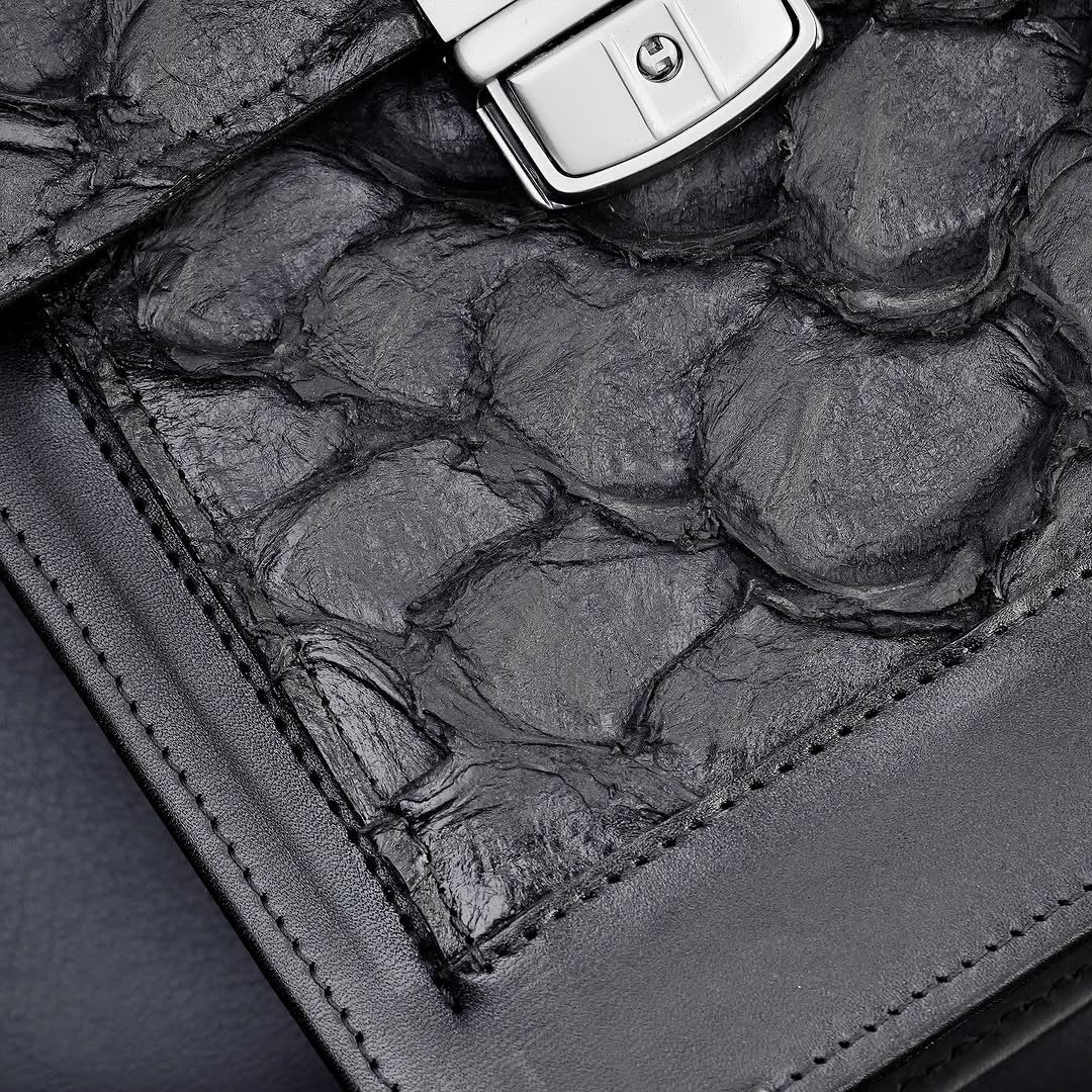 High-grade natural leather messenger bag