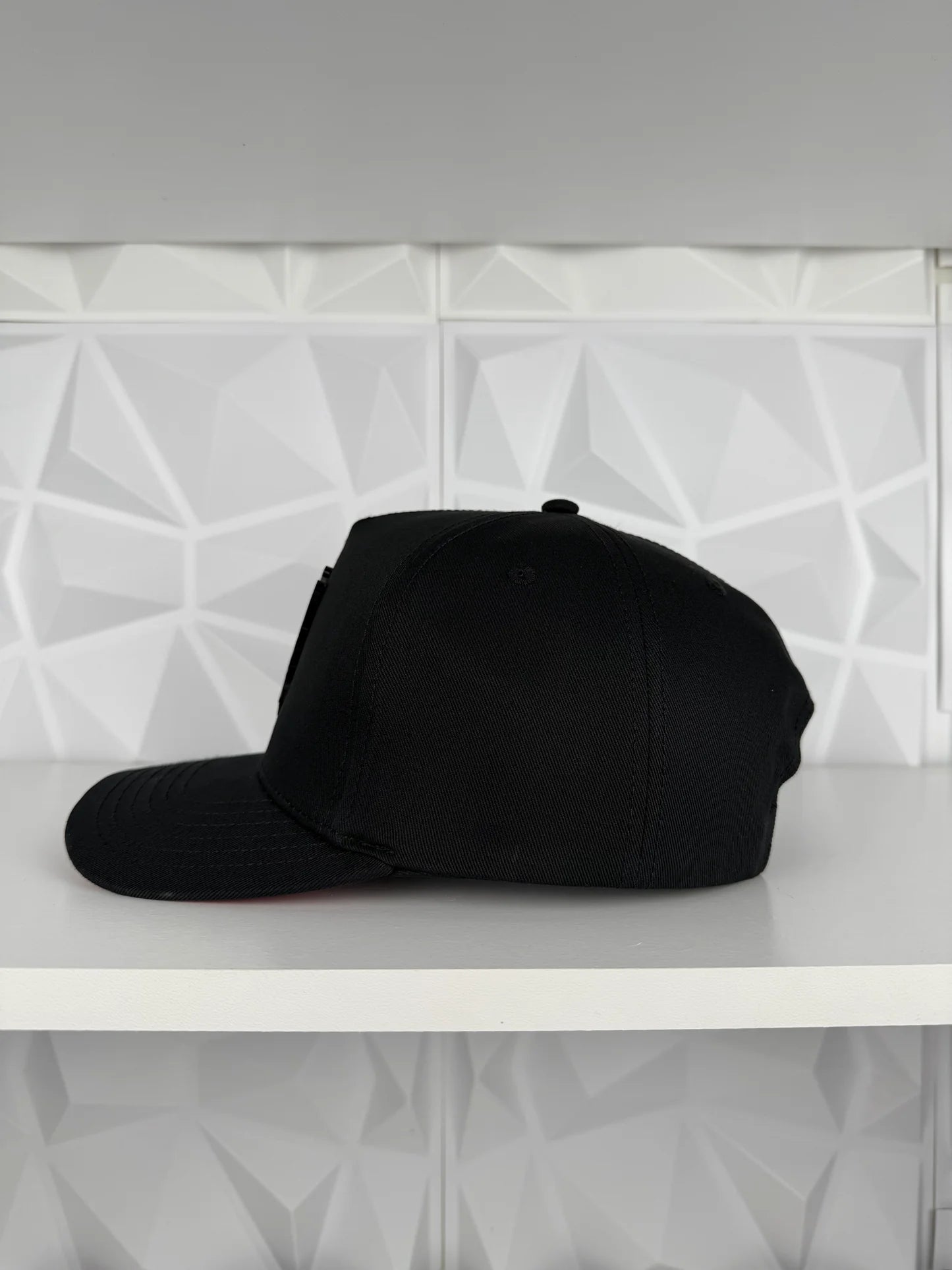 Skull Plate SnapBack Cap - Black/Red