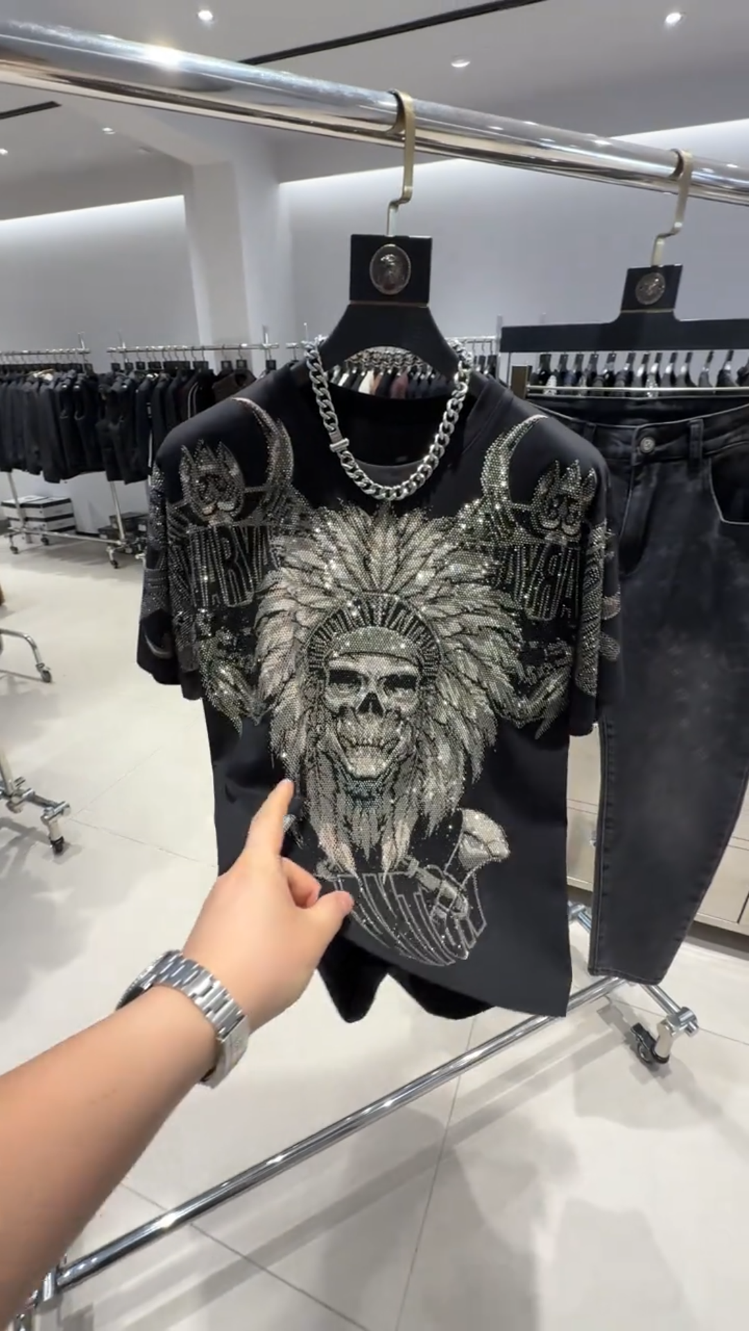 Rhinestone Skull Graphic T-Shirt
