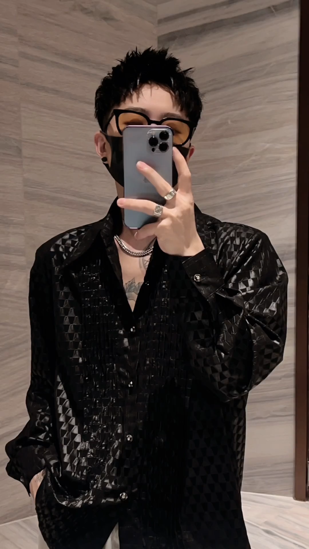 Textured Dark-Style Diamond-Pattern Shirt