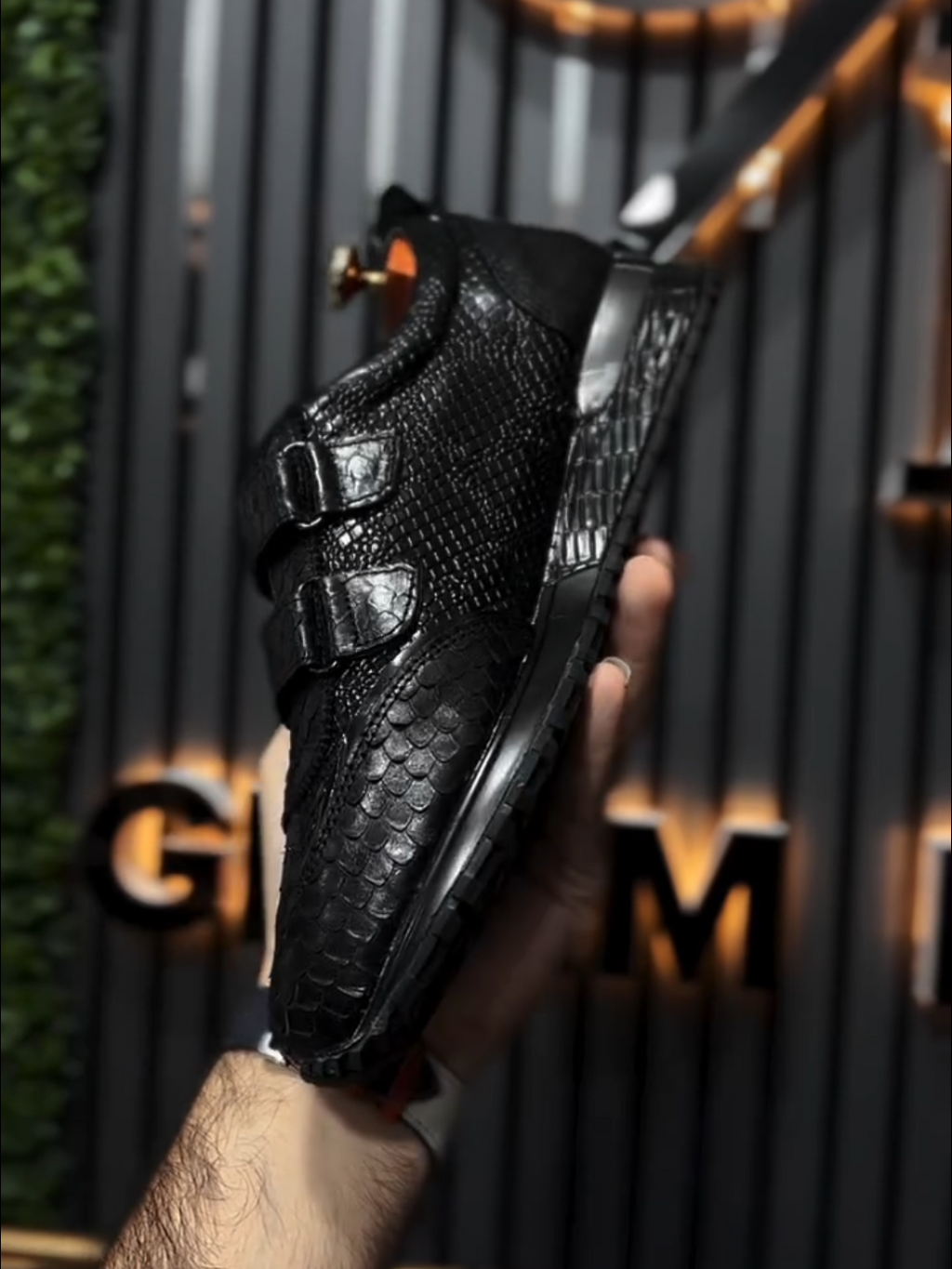 Men's light luxury crocodile leather casual shoes