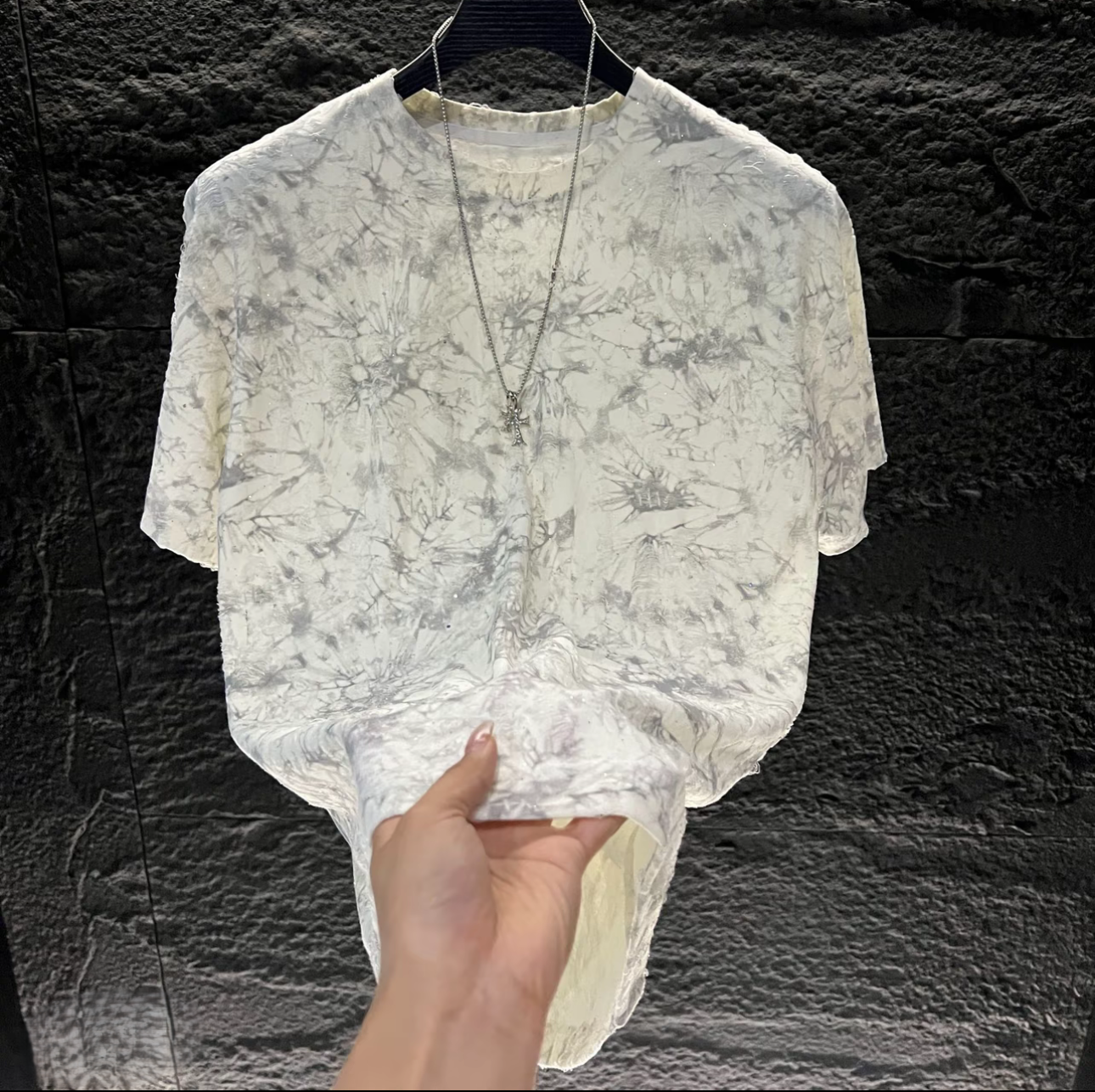Rhinestone Ripped Pattern T-shirt