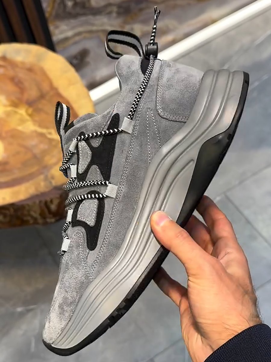 Enclosed Suede Men's Sneakers